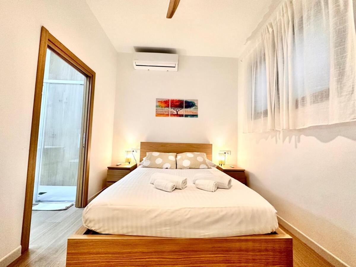 Valentia Beachside Modern Style Valencia